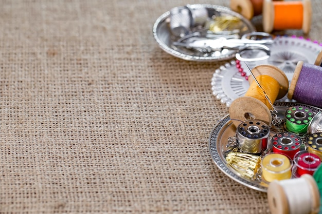 Atelier cu materiale de broderie