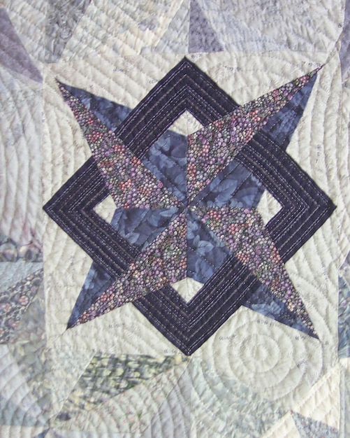 Broderie geometrică modernă